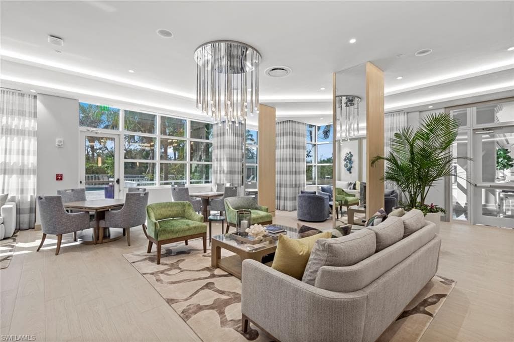 6825 Grenadier Blvd 202, Naples, FL 34108-29