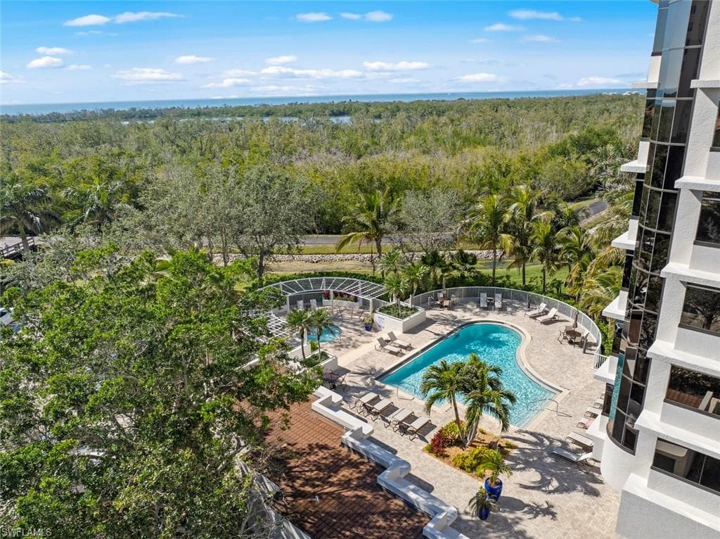 6825 Grenadier Blvd 202, Naples, FL 34108-36