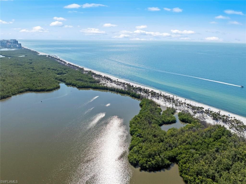 6825 Grenadier Blvd 202, Naples, FL 34108-41