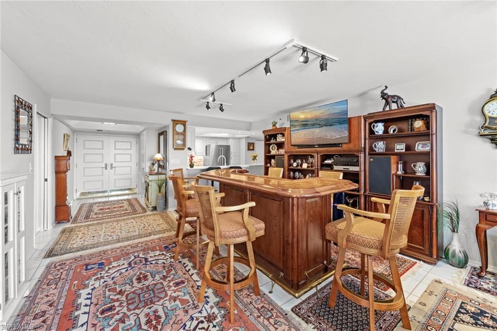 6825 Grenadier Blvd 202, Naples, FL 34108-6