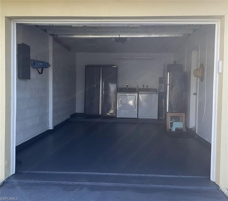 1012 51st Ter, Cape Coral, FL 33914-23
