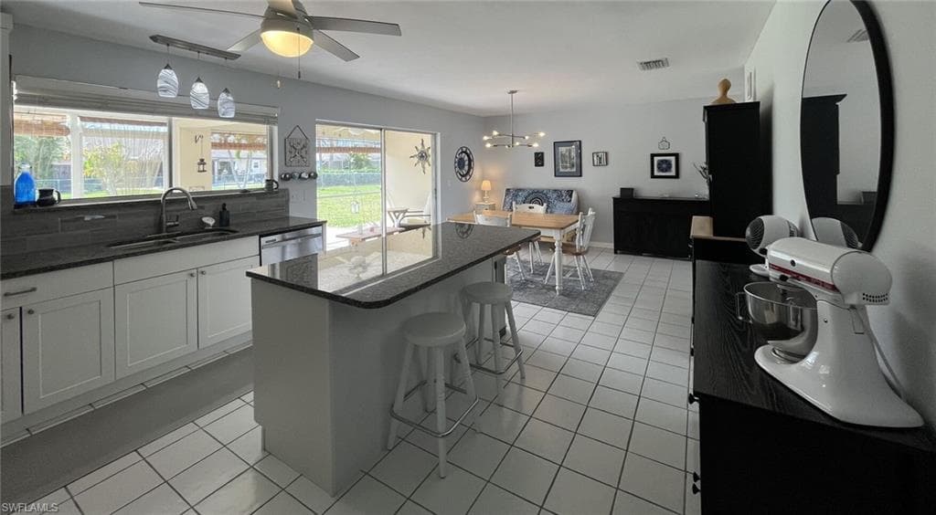 1012 51st Ter, Cape Coral, FL 33914-8