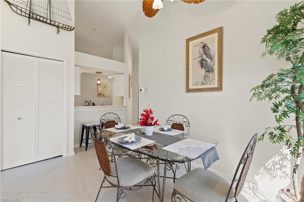 314 Newport Dr 1605, Naples, FL 34114-9