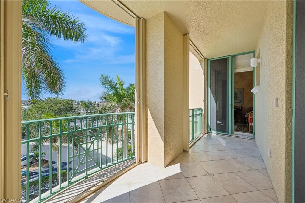 1079 Bald Eagle Dr N402, Marco Island, FL 34145-17