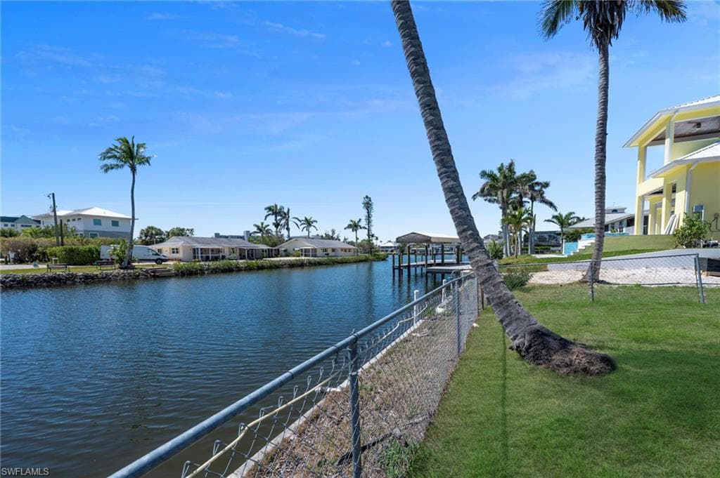 4853 Regal Dr, Bonita Springs, FL 34134-4