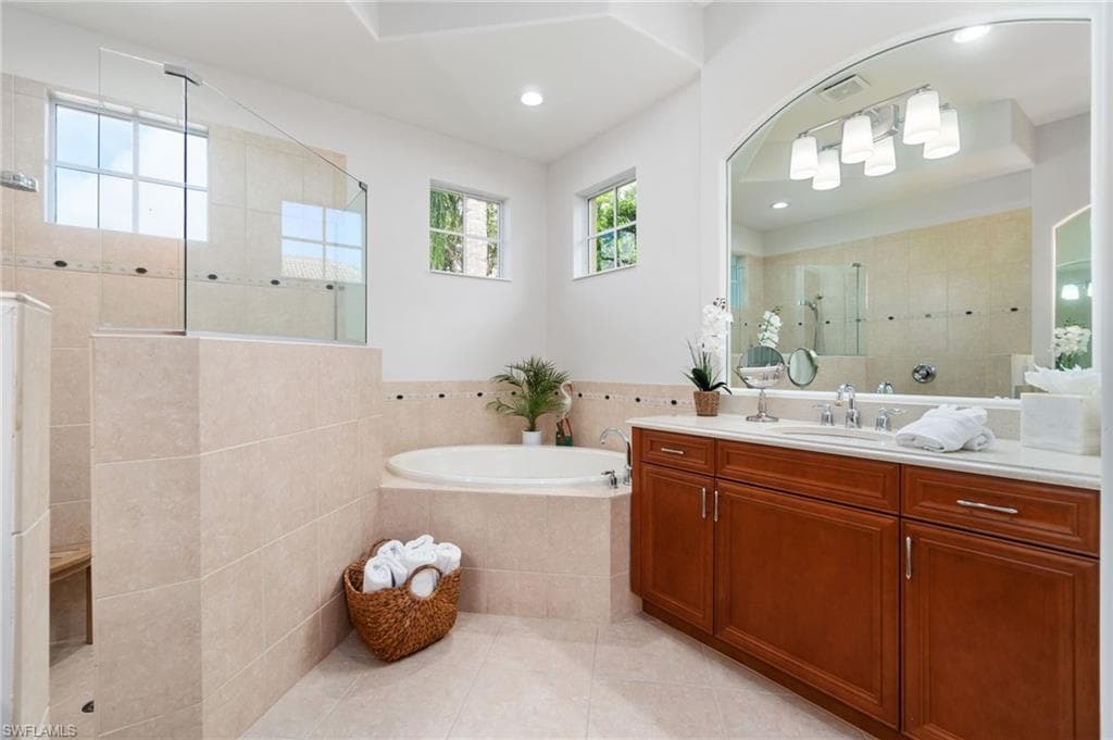 7692 Cottesmore Dr, Naples, FL 34113-14
