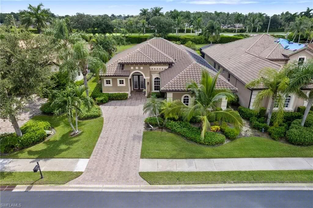7692 Cottesmore Dr, Naples, FL 34113-38