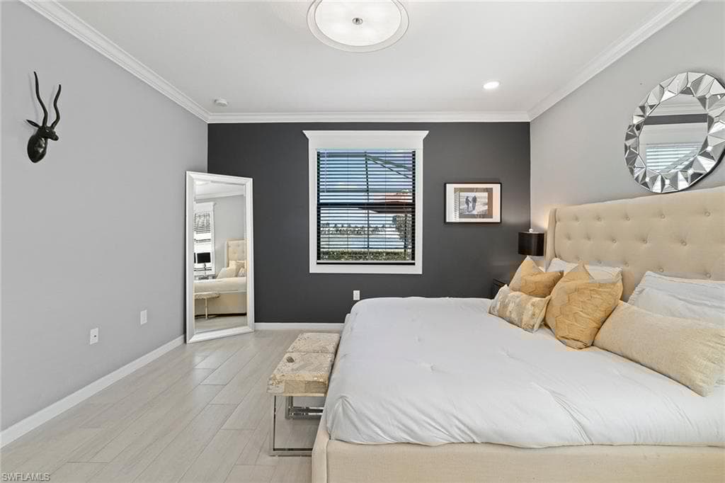 1526 Santiago Cir, Naples, FL 34113-12