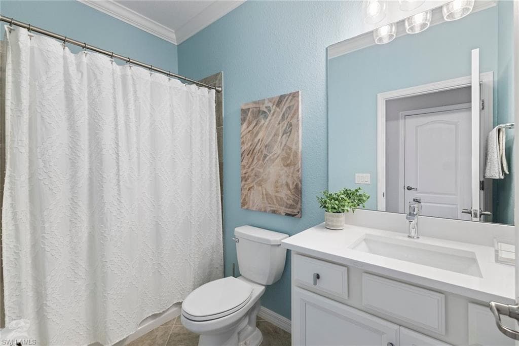 1526 Santiago Cir, Naples, FL 34113-18