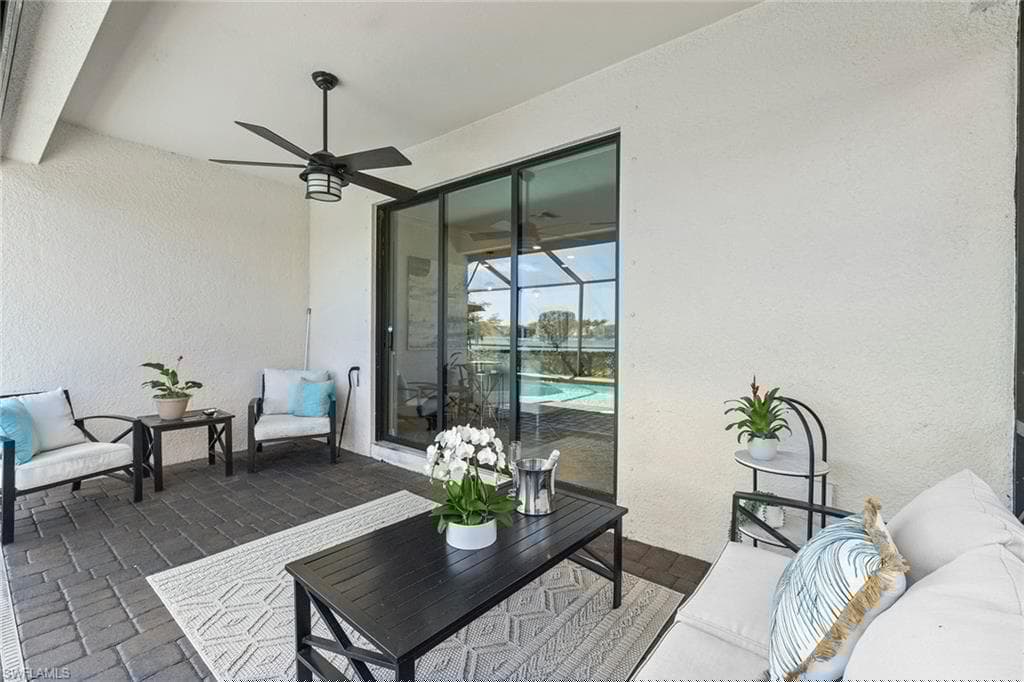 1526 Santiago Cir, Naples, FL 34113-22
