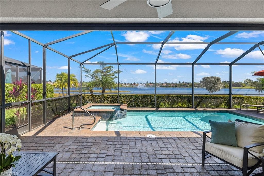 1526 Santiago Cir, Naples, FL 34113-23