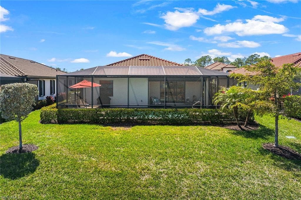 1526 Santiago Cir, Naples, FL 34113-26