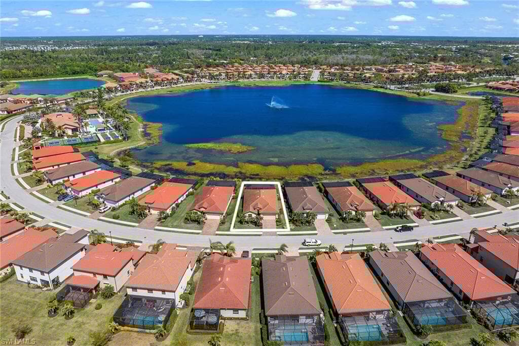 1526 Santiago Cir, Naples, FL 34113-30
