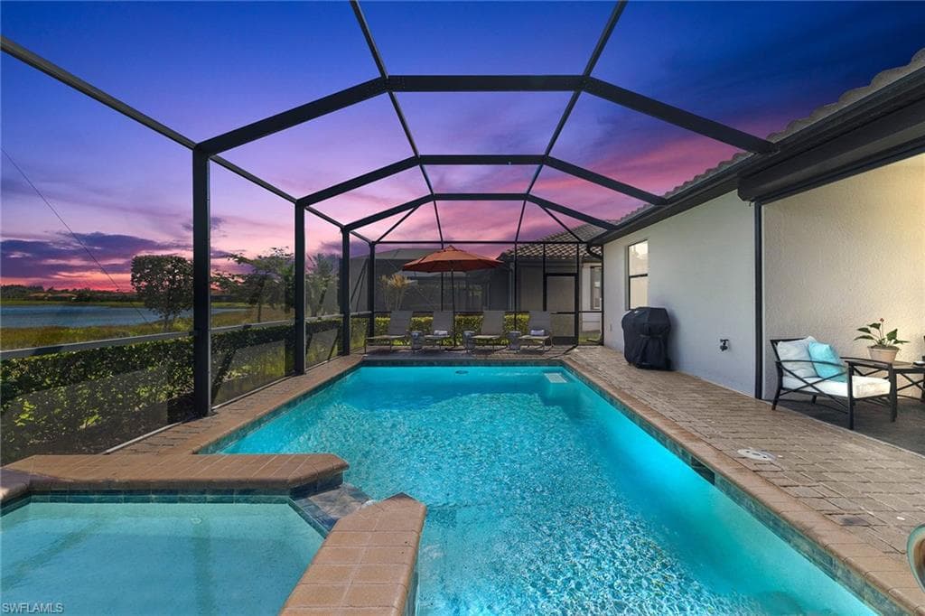 1526 Santiago Cir, Naples, FL 34113-37