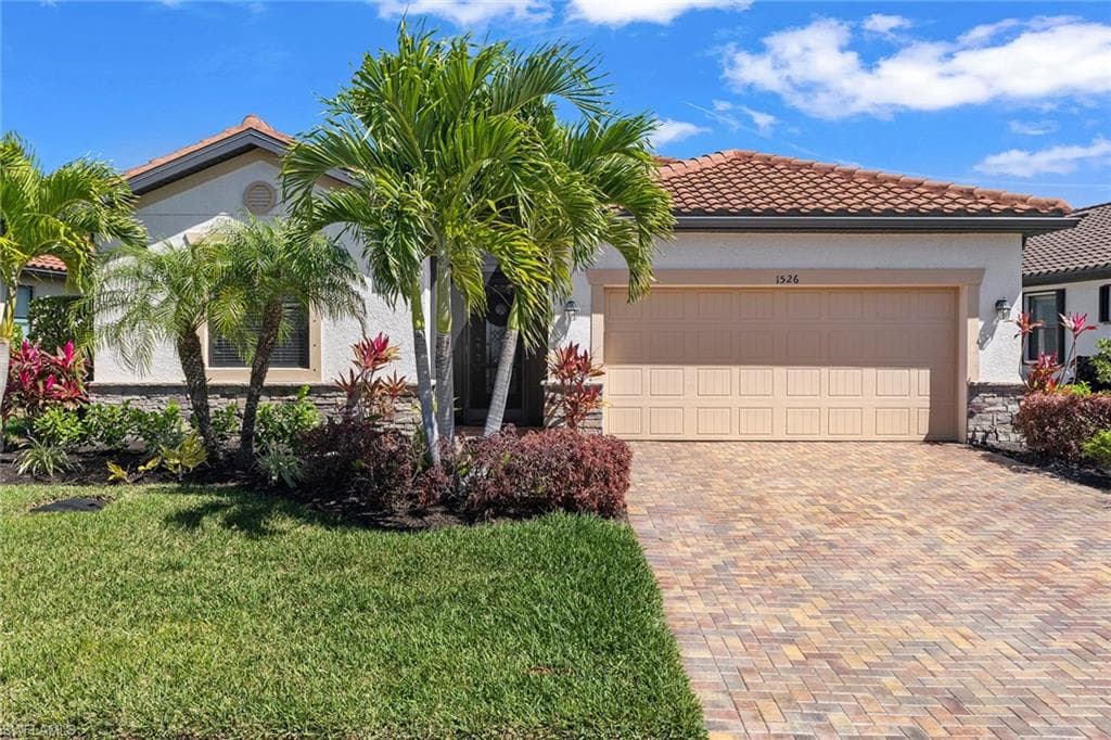 1526 Santiago Cir, Naples, FL 34113-3