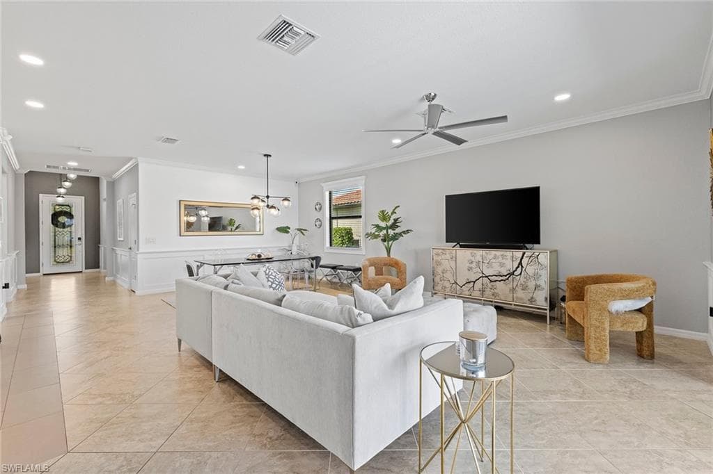 1526 Santiago Cir, Naples, FL 34113-5