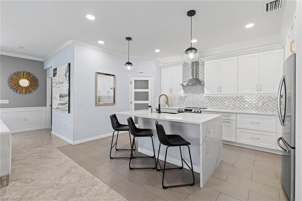 1526 Santiago Cir, Naples, FL 34113-8