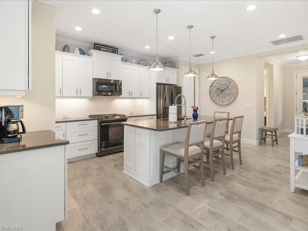 2182 Marquesa Cir S, Naples, FL 34112-13