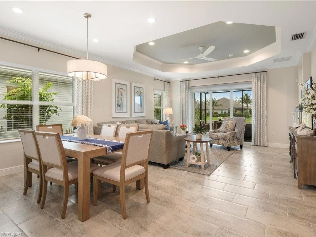 2182 Marquesa Cir S, Naples, FL 34112-6