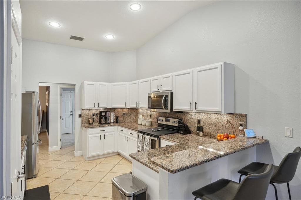 3717 Agualinda Blvd, Cape Coral, FL 33914-15