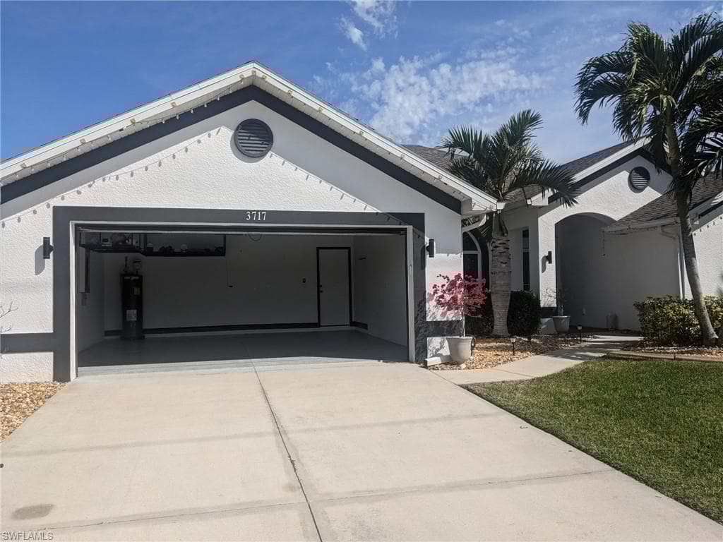 3717 Agualinda Blvd, Cape Coral, FL 33914-37