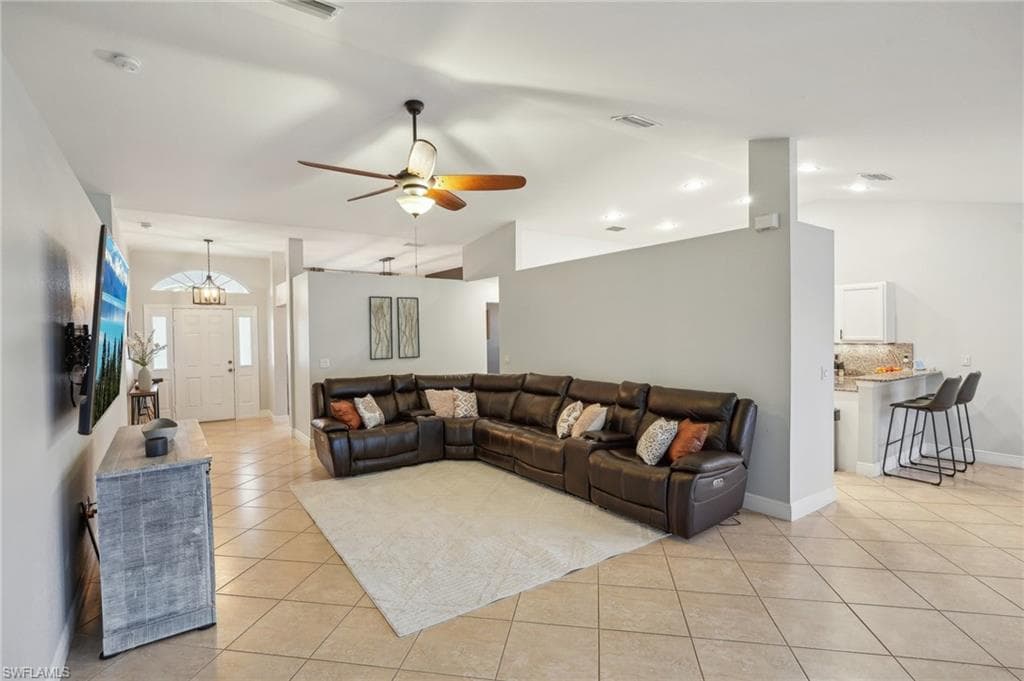 3717 Agualinda Blvd, Cape Coral, FL 33914-8