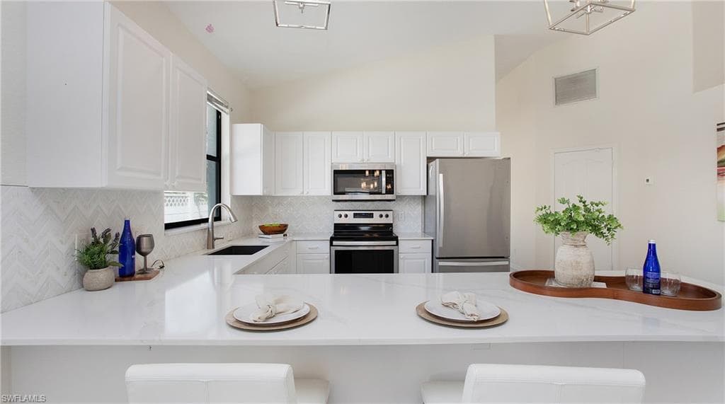 594 108th Ave N, Naples, FL 34108-14