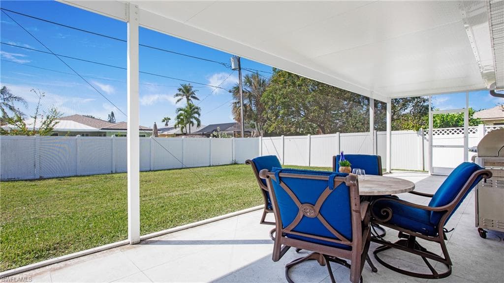 594 108th Ave N, Naples, FL 34108-27