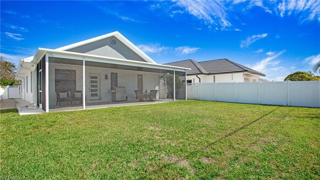 594 108th Ave N, Naples, FL 34108-30