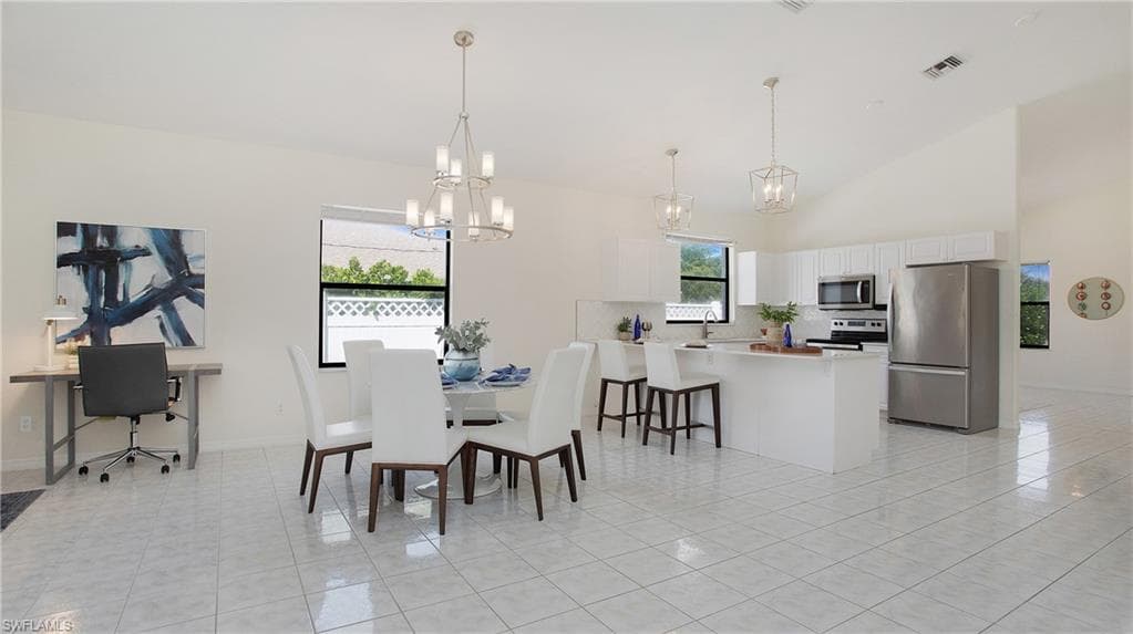 594 108th Ave N, Naples, FL 34108-33
