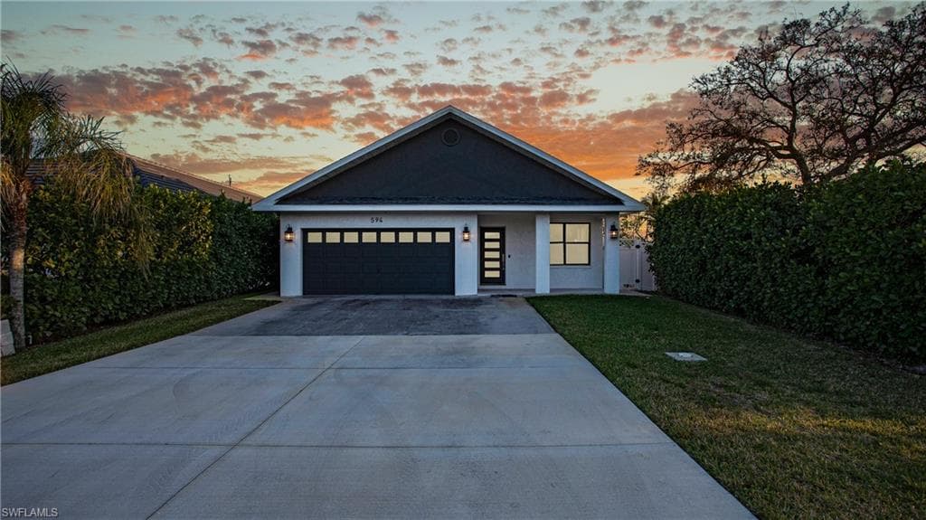 594 108th Ave N, Naples, FL 34108-36