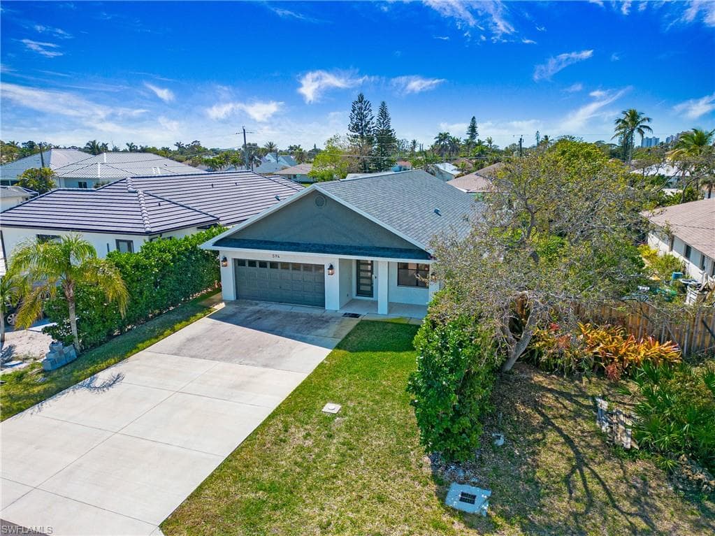 594 108th Ave N, Naples, FL 34108-40