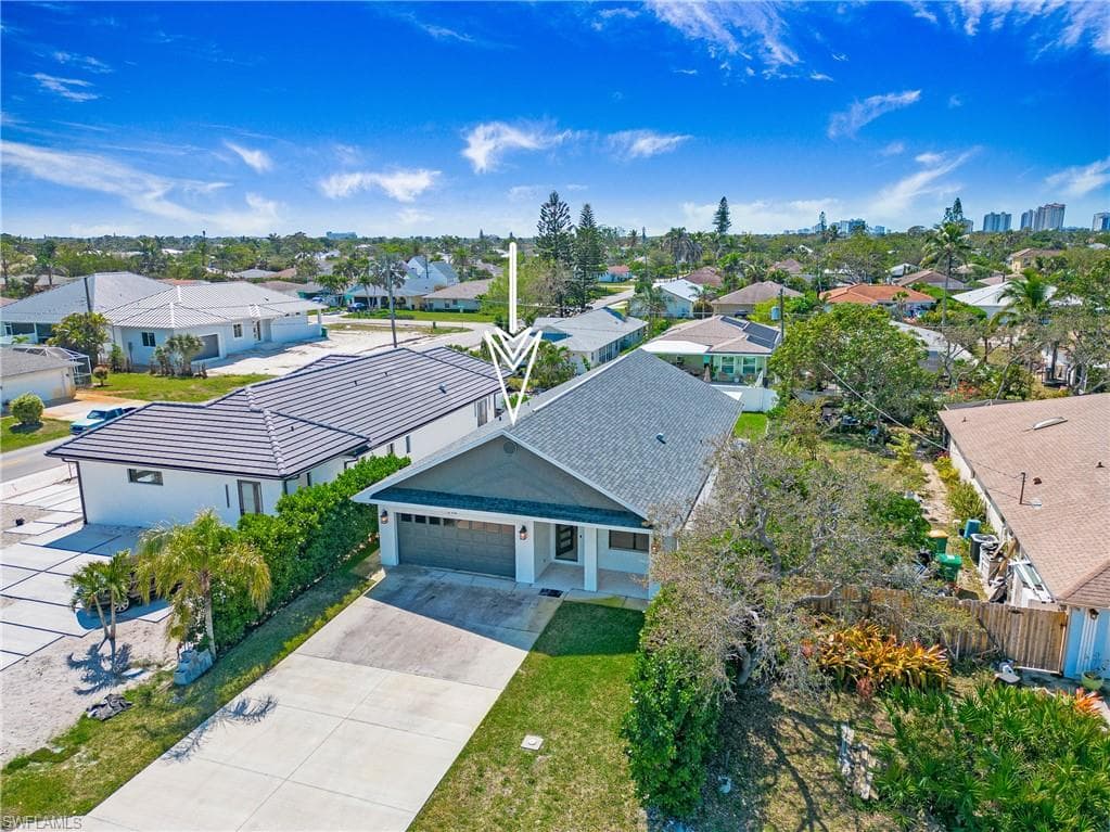 594 108th Ave N, Naples, FL 34108-42