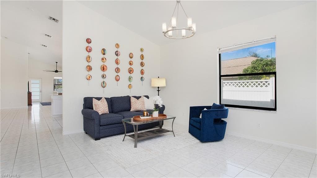 594 108th Ave N, Naples, FL 34108-6