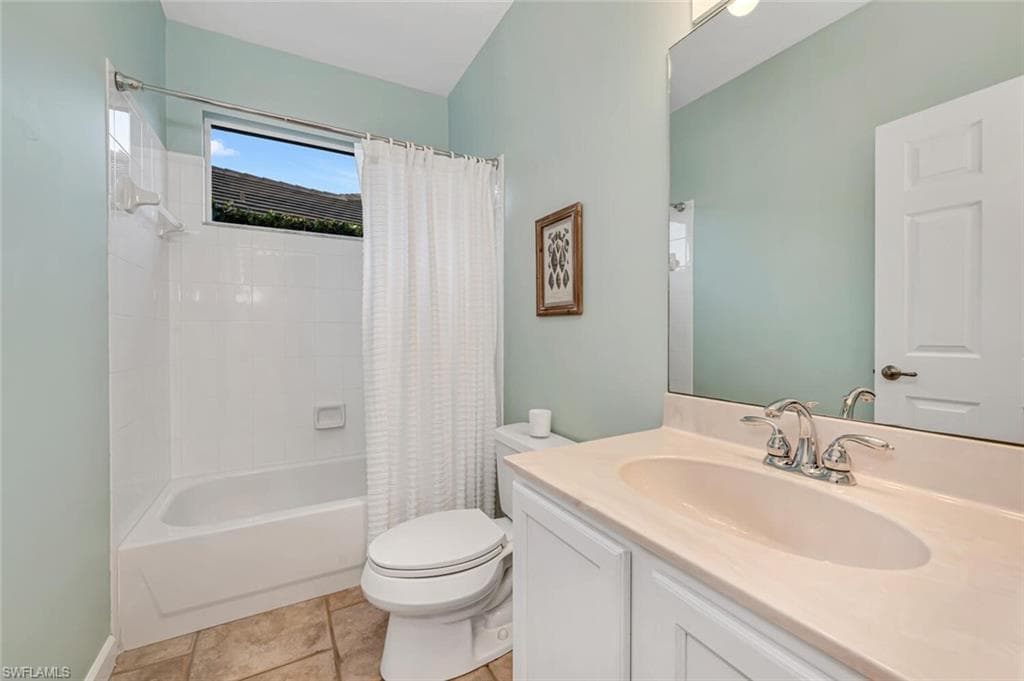 6671 Mangrove Way, Naples, FL 34109-16