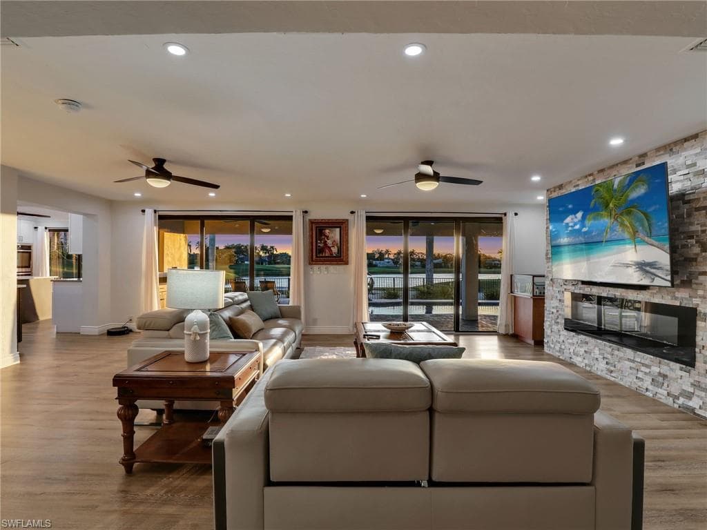 356 Nassau Ct, Marco Island, FL 34145-10
