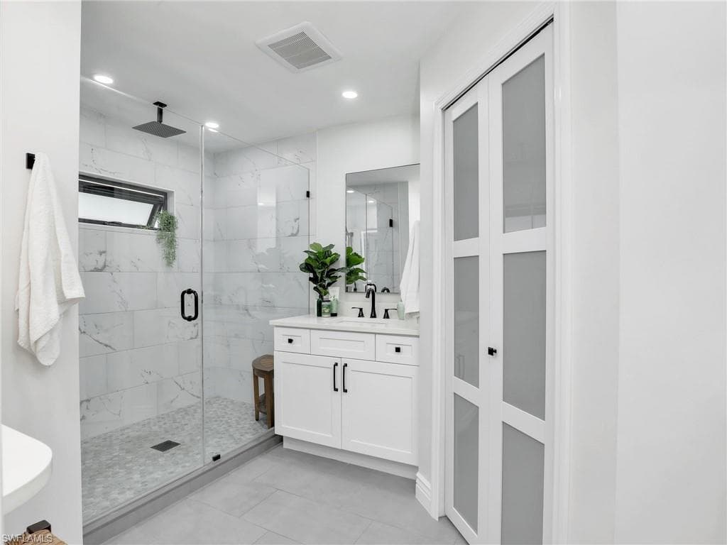 356 Nassau Ct, Marco Island, FL 34145-19