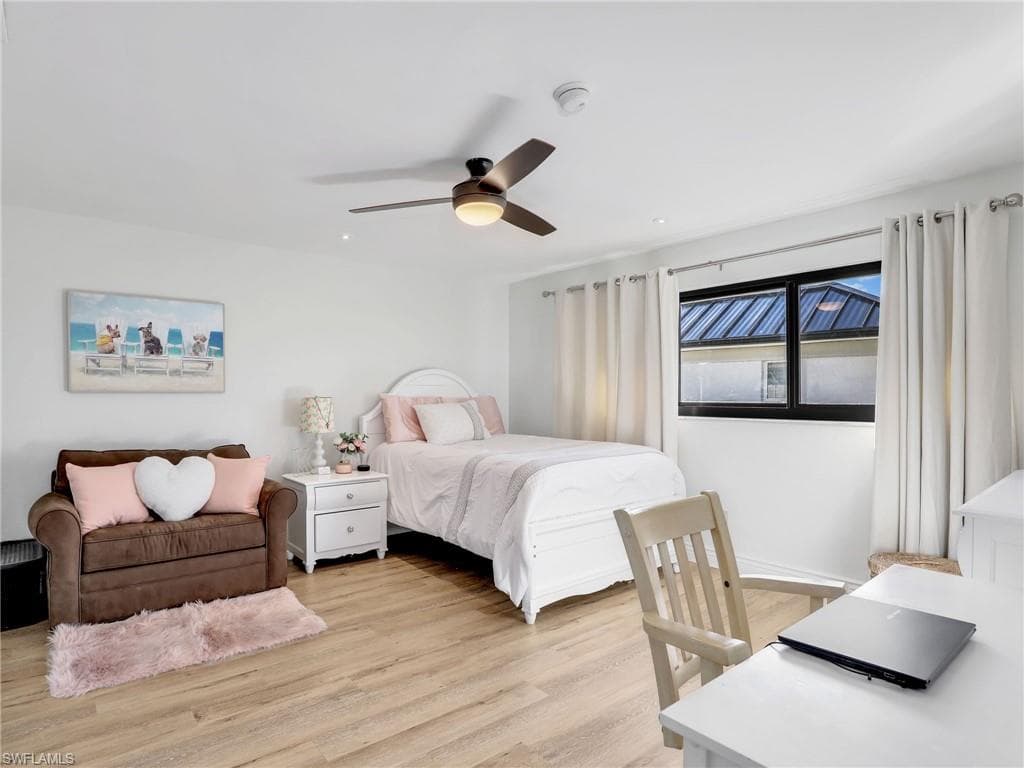 356 Nassau Ct, Marco Island, FL 34145-21