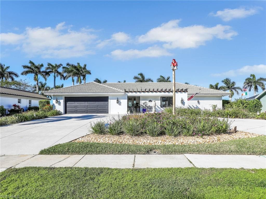 356 Nassau Ct, Marco Island, FL 34145-36
