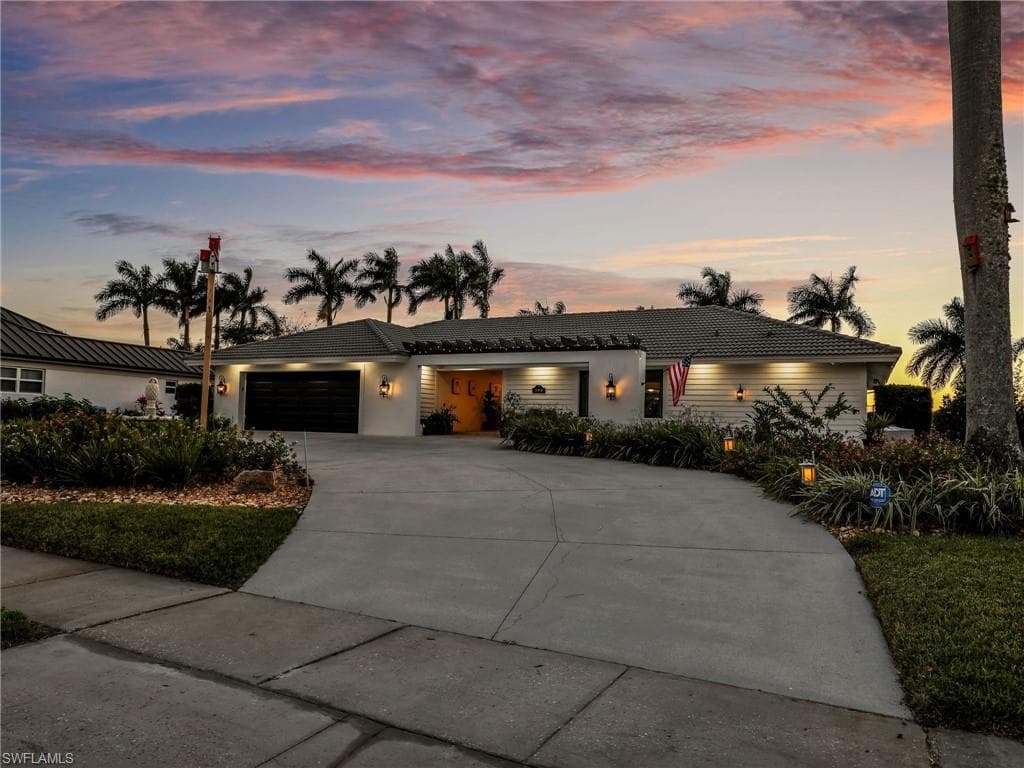 356 Nassau Ct, Marco Island, FL 34145-47
