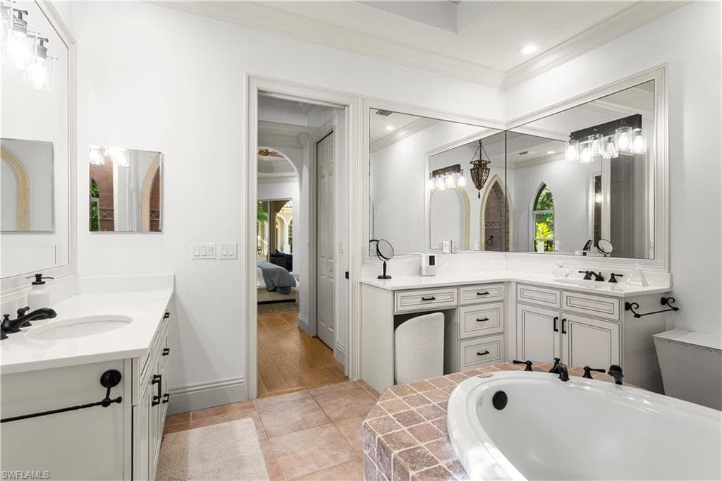 4747 7th Ave SW, Naples, FL 34119-20