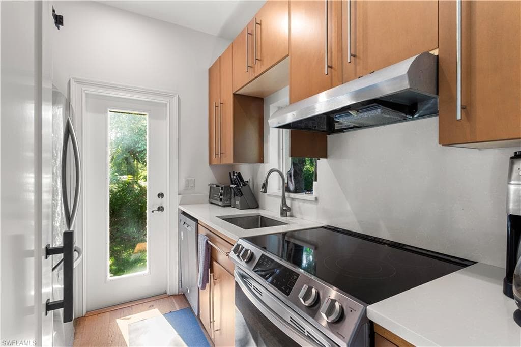 4747 7th Ave SW, Naples, FL 34119-33