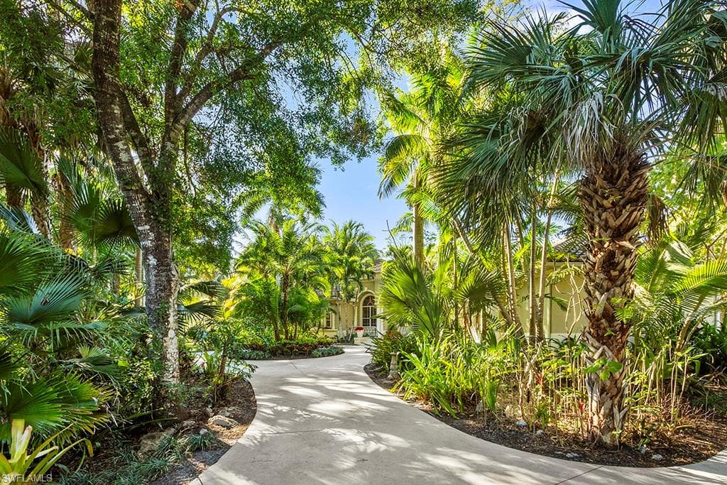 4747 7th Ave SW, Naples, FL 34119-44