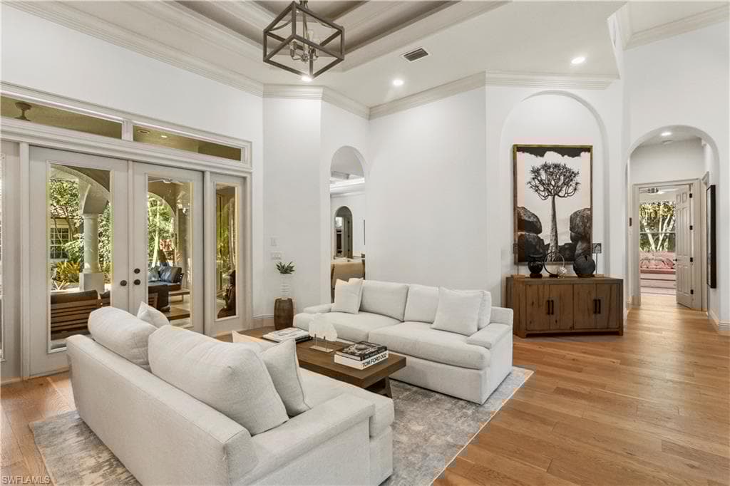 4747 7th Ave SW, Naples, FL 34119-4