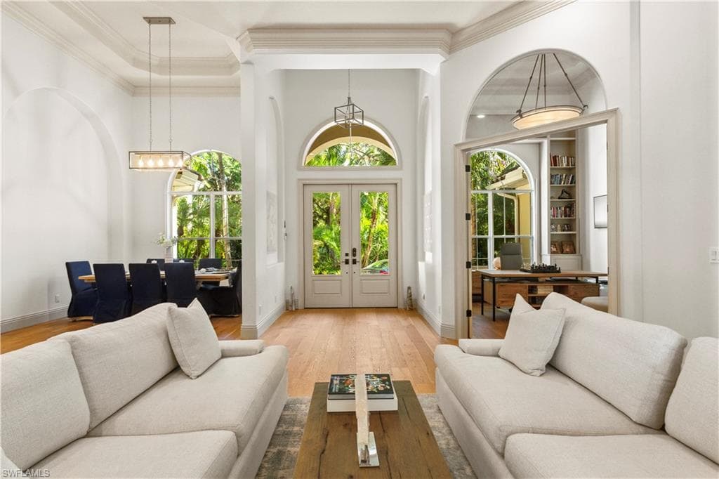 4747 7th Ave SW, Naples, FL 34119-6