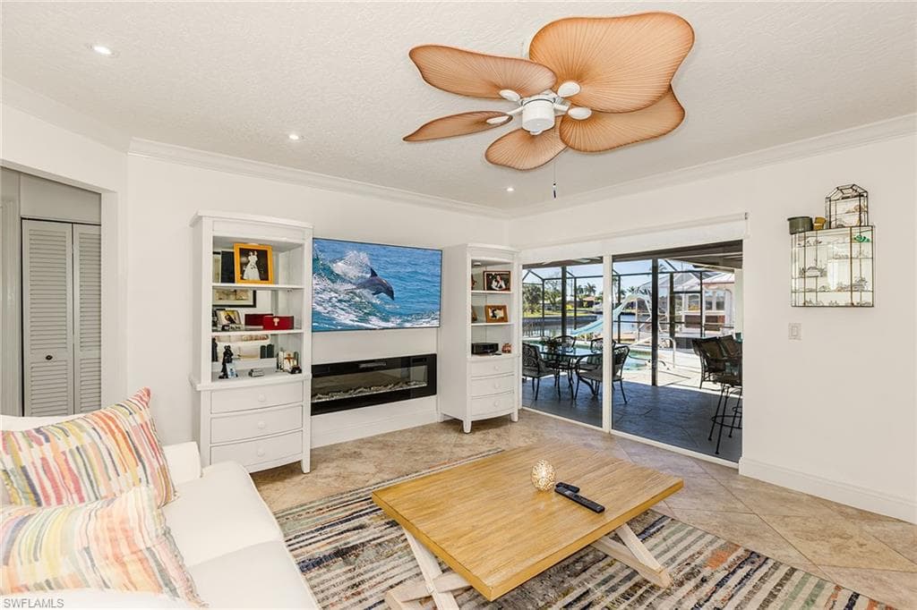 828 Barfield Dr, Marco Island, FL 34145-9