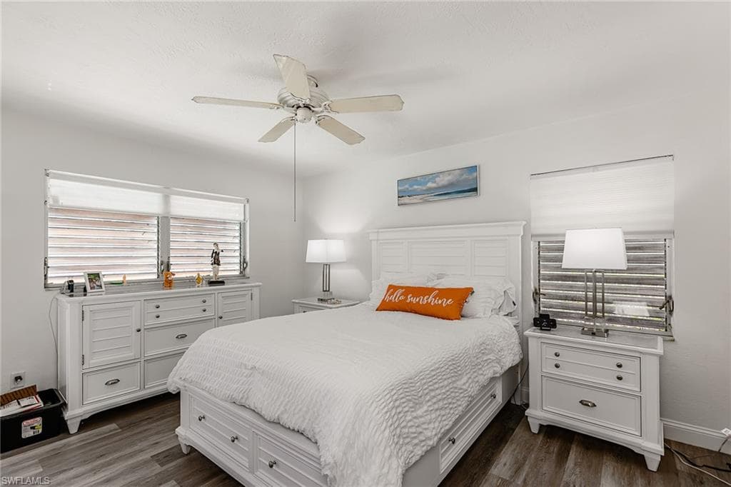 828 Barfield Dr, Marco Island, FL 34145-10
