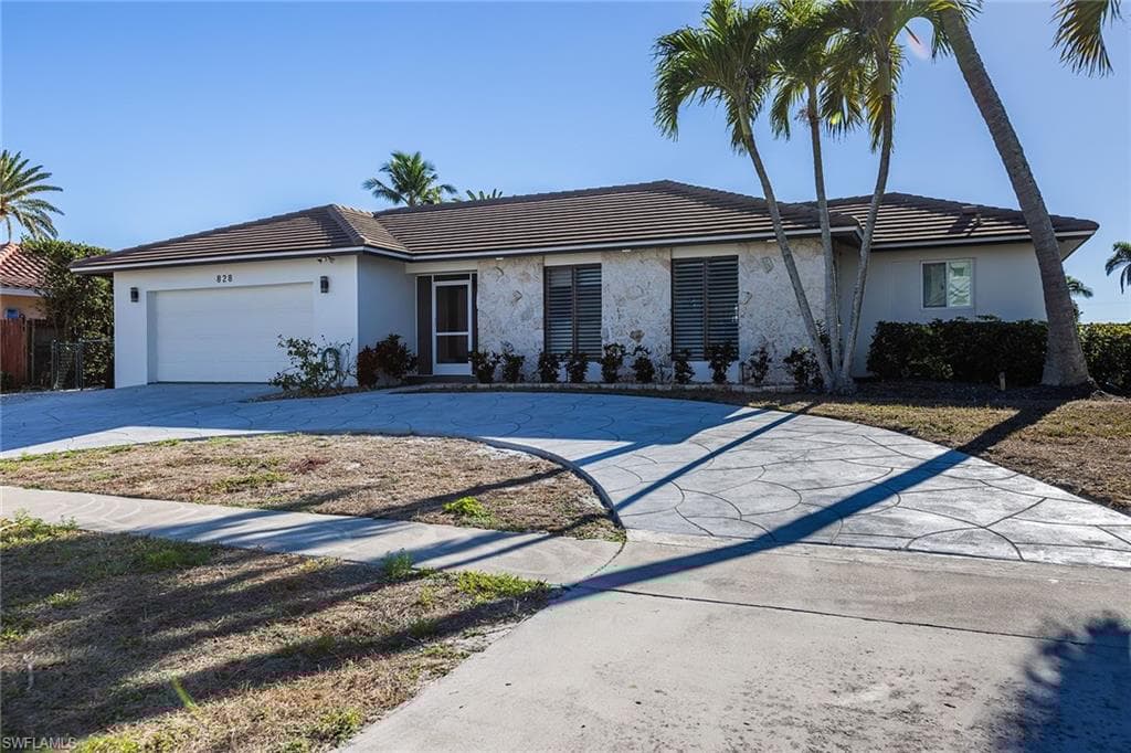 828 Barfield Dr, Marco Island, FL 34145-1