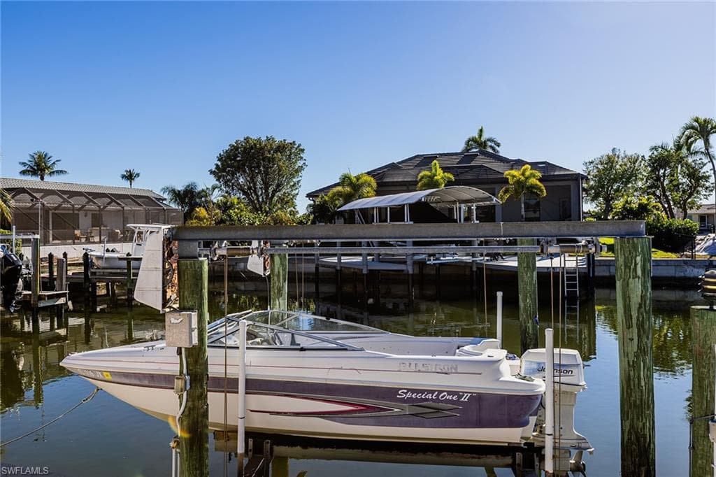 828 Barfield Dr, Marco Island, FL 34145-21