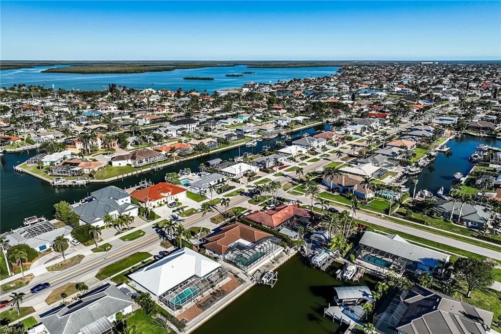 828 Barfield Dr, Marco Island, FL 34145-25